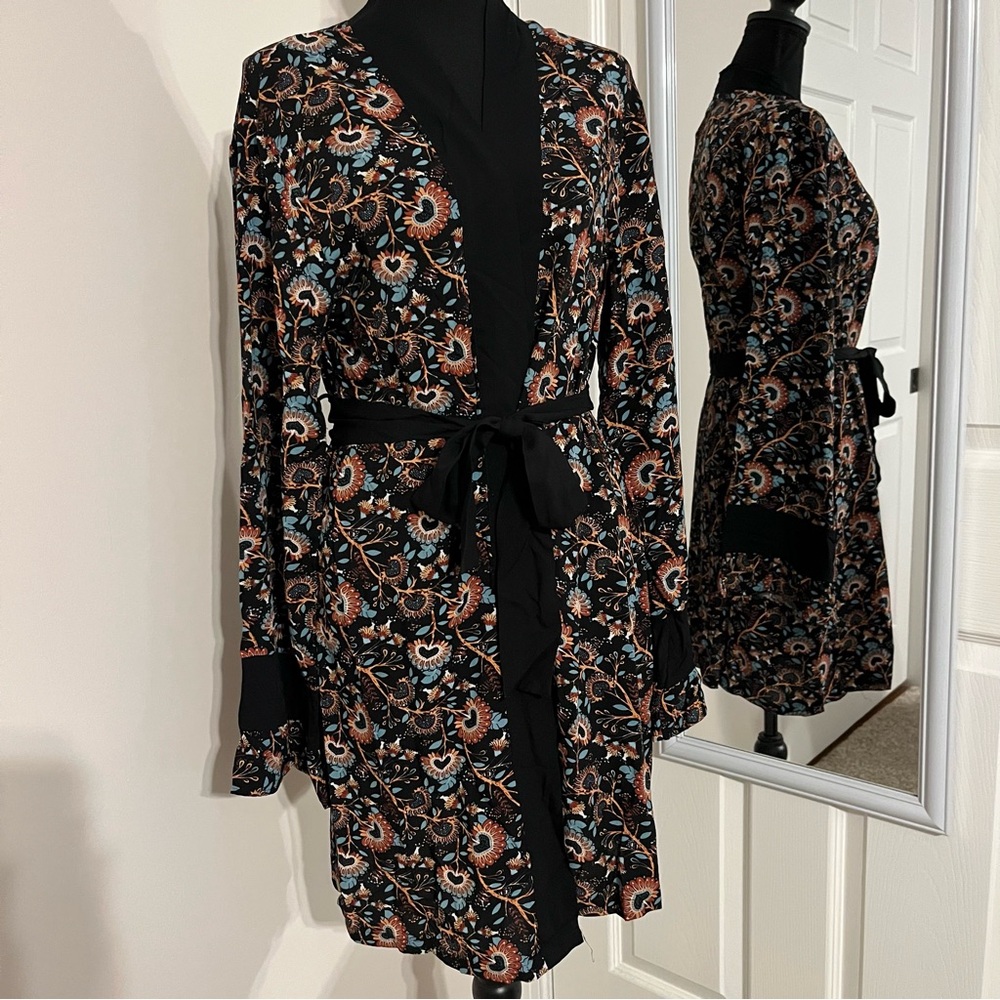 Printed rayon challis lounge robe with ruffle bell sleeves Women's Size M/L